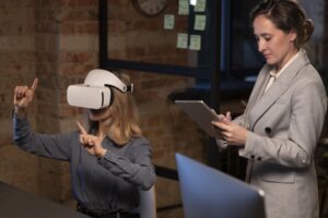 Realidad virtual en capacitaci&oacute;n: Forma a tu equipo sin salir de la oficina